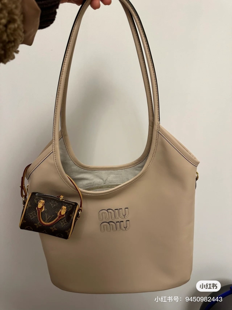 Miu Miu Tote Bags